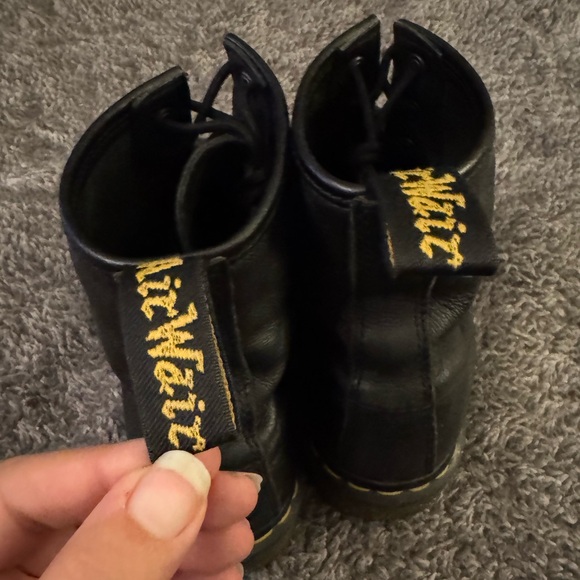 DR. MARTEN Men’s Vintage 1460 Lace Up Leather Boots - Picture 6 of 12